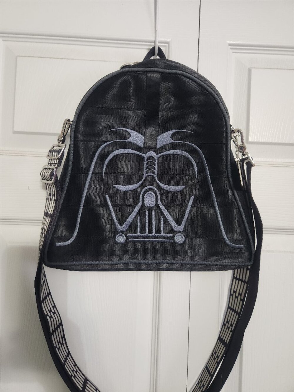 Harveys Disney Star Wars Darth Vader Crossbody / Backpack